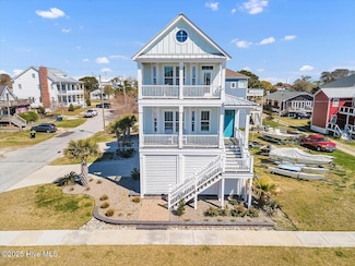 209 S 11th St, Morehead City, NC 28557