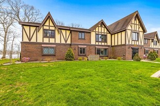 18 Royal Lake Dr Unit 7, Braintree, MA 02184