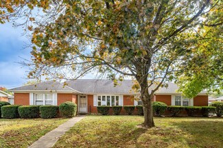 5105 Magnolia Dr, Columbus, IN 47203