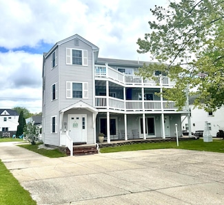 133 W Grand Ave Unit 4, Old Orchard Beach, ME 04064