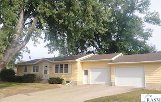 731 3rd Ave NE, Sleepy Eye, MN 56085