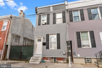 3070 Amber St, Philadelphia, PA 19134