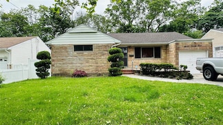 729 Janos Ln, West Hempstead, NY 11552