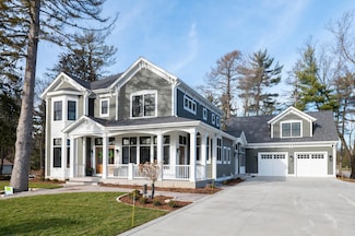 545 Wisconsin Ave, Delafield, WI 53018