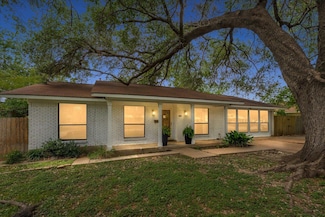 8102 Shadowood Dr, Austin, TX 78757