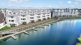 613 Marina Pointe Dr Unit 613, East Rockaway, NY 11518