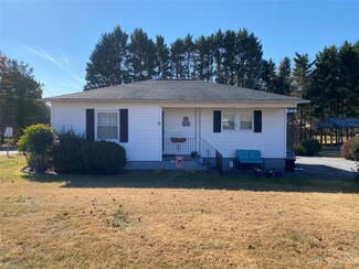 504 Oakland Ave, Morganton, NC 28655