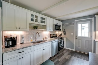 398 Cathy Dr, Munroe Falls, OH 44262