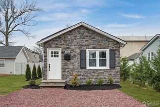 30 Shadyside Ave, South Amboy, NJ 08879