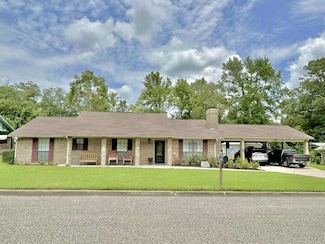 115 Bent Oak Dr, Center, TX 75935