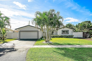 124 Oregon Ln, Boca Raton, FL 33487