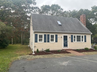 49 Burnham St, Marstons Mills, MA 02648