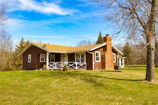 5586 Camp Woodland Ln, Albany, MO 64402