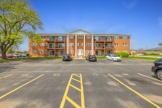 6135 W 94th St Unit C2, Oak Lawn, IL 60453