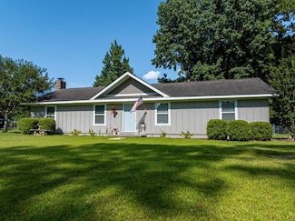 127 Carol Cir, Fitzgerald, GA 31750