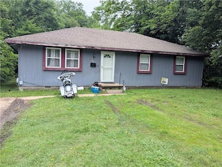 425 E Ashland St, Nevada, MO 64772