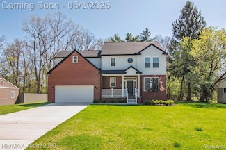 24050 Sunnypoint Dr, Southfield, MI 48033