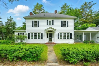 11 Pine Ave, Livermore Falls, ME 04254