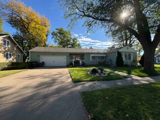 1402 N Saint Joseph Ave, Hastings, NE 68901