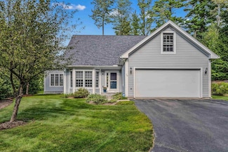 34 Spruce Ln, New London, NH 03257
