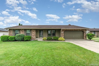 3614 Canyon Dr, Saginaw, MI 48603