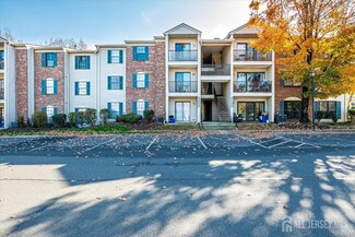 38 Fisher Dr, Franklin Park, NJ 08823