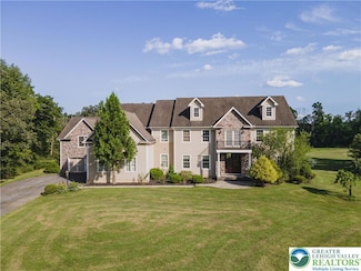 226 Sonny Dr, Wind Gap, PA 18091