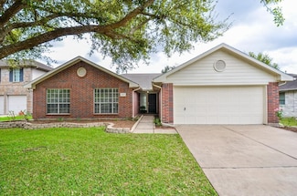 1405 Manor Dr, Rosenberg, TX 77471
