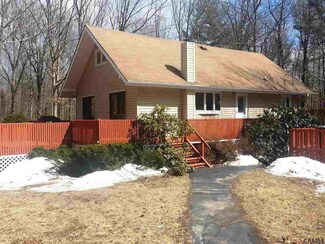 15 Lairds Ct, Purling, NY 12470