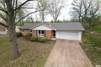 1516 E Gary Dr, Carbondale, IL 62902