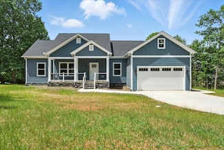 206 Spyglass Ln, Huddleston, VA 24104