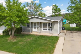 2410 Lockwood Dr, Rapid City, SD 57702