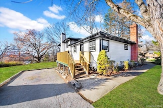 335 Lewis Ave, Yorktown Heights, NY 10598