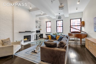 521 W 47th St Unit 3A, New York, NY 10036