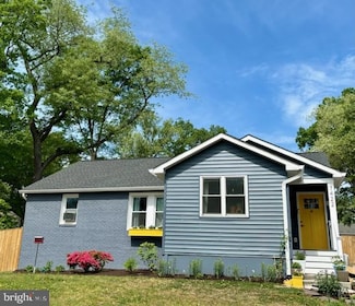 7422 Gene St, Alexandria, VA 22315