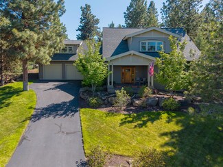3202 NW Fairway Heights Dr, Bend, OR 97701