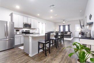 530 Moscato Rd, Canyon Lake, TX 78130