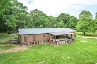 447 Lewis Rd, Huntington, TX 75949