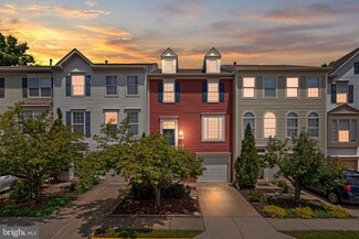 2455 Fox Stream Ln, Herndon, VA 20171