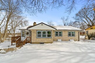 7529 Mission Rd, Prairie Village, KS 66208