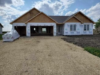 926 White Birch Ln, Davis Junction, IL 61020