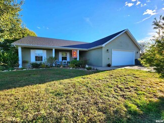 156 Hanover Ln, Murphysboro, IL 62966