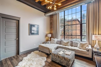 570 S Front St Unit 207, Columbus, OH 43215