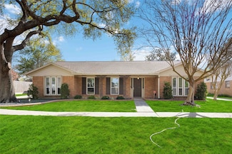 2114 Oceanview Dr, Seabrook, TX 77586