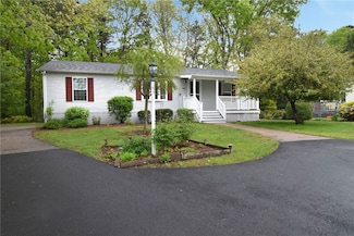 305 Leisure Dr, Wakefield, RI 02879