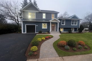 12 Sugar Plum Ln, Fairfield, CT 06824