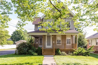 549 Scranton Ave Unit 1, Lynbrook, NY 11563