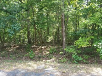 122 Greenbriar Rd, Troy, NC 27371
