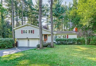 38 Trowbridge Trail, Pittsford, NY 14534