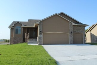713 E Zuni St, Kechi, KS 67067